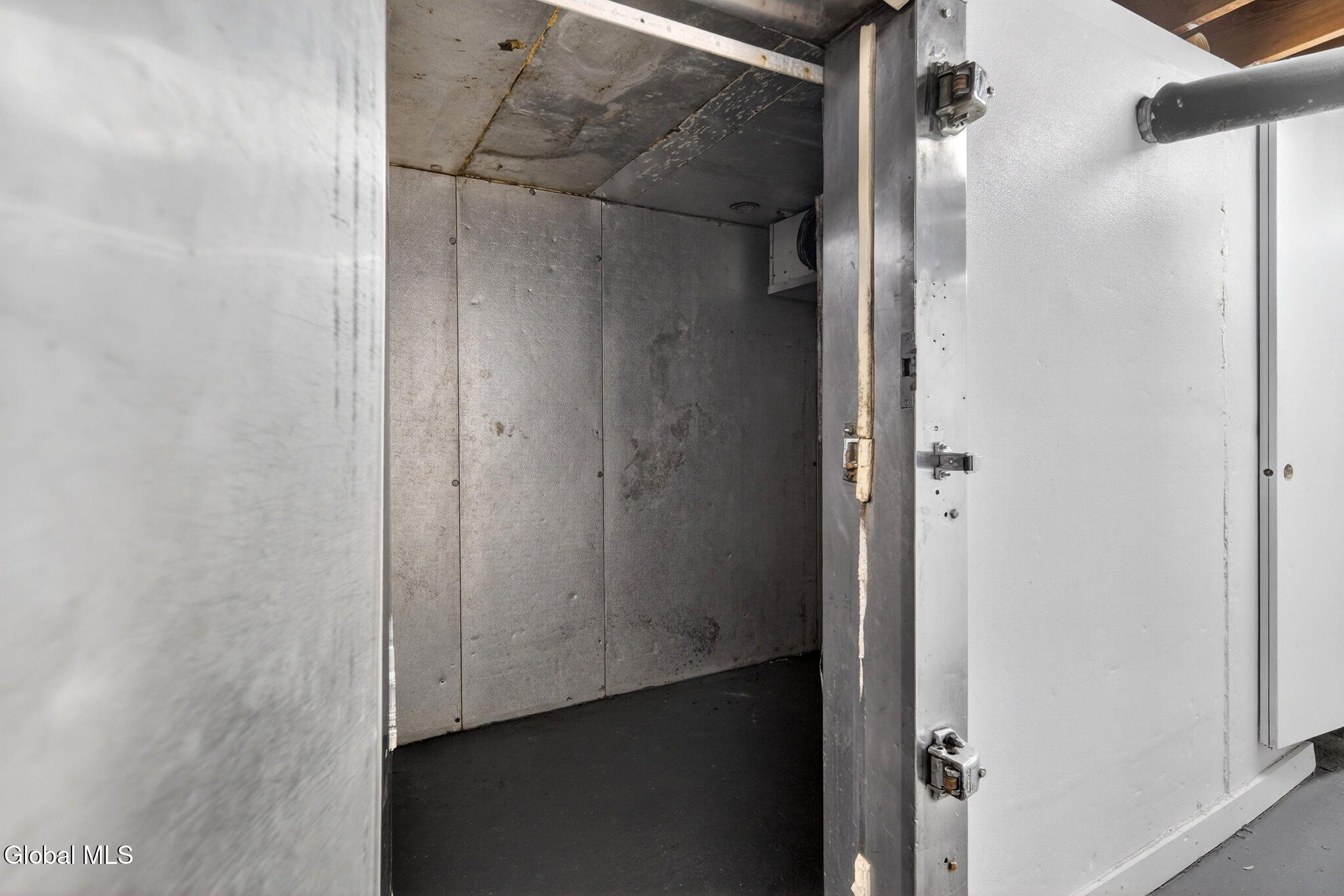 2015 Rosa Road Schenectady, NY 12309 - Photo 30 of 45 33-web-or-mls-033-DSC05512