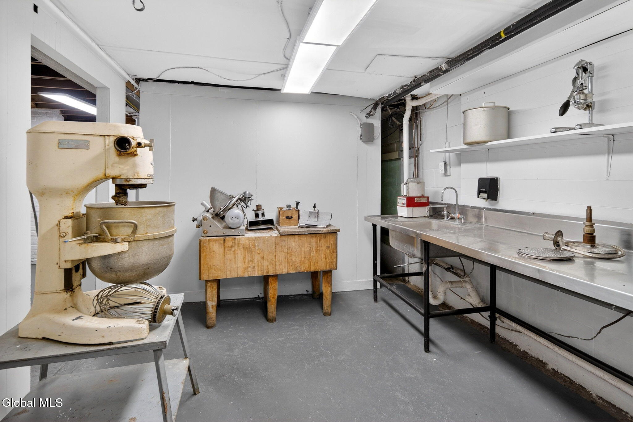 2015 Rosa Road Schenectady, NY 12309 - Photo 33 of 45 36-web-or-mls-035-DSC05503