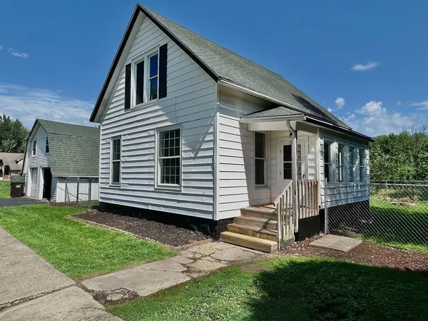 $169,900 | 335 North 5th Street, Capron, IL 61012
