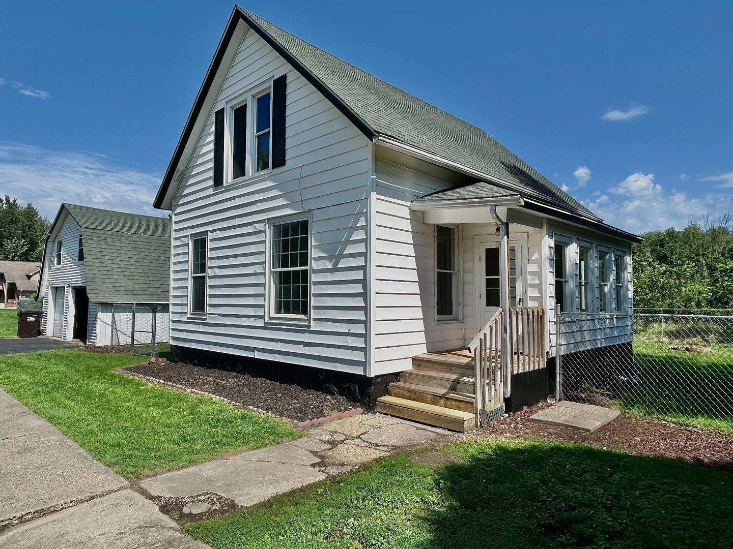 335 North 5th Street Capron, IL 61012 - Photo 1 of 13 Gallery Image 1