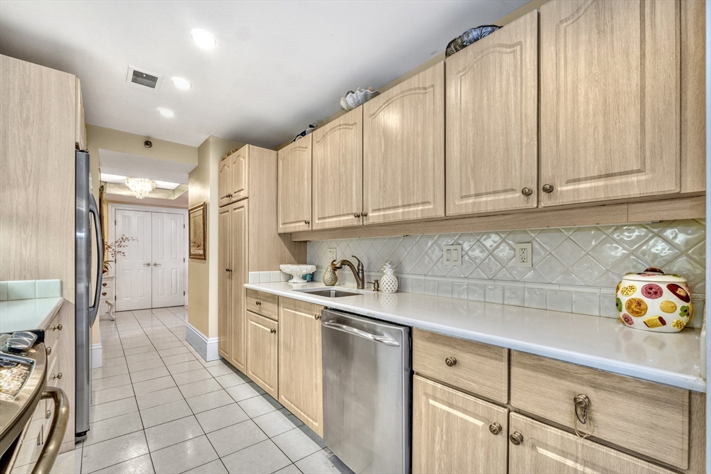 1 Seal Harbor Road, Unit 316 Winthrop, MA 02152 - Photo 9 of 35