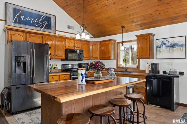 $369,900 | 6820 West Pfeiffer Road, Peoria, IL 61607