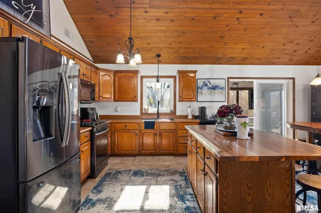 $369,900 | 6820 West Pfeiffer Road, Peoria, IL 61607