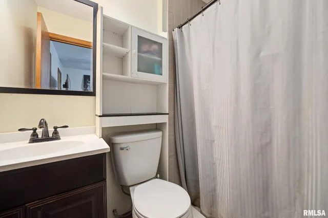 $369,900 | 6820 West Pfeiffer Road, Peoria, IL 61607