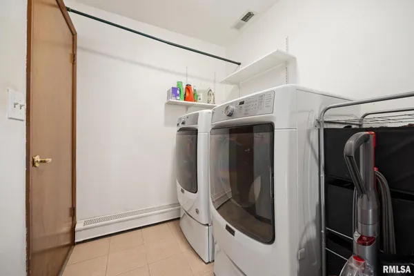 $349,900 | 6820 West Pfeiffer Road, Peoria, IL 61607