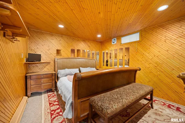 $369,900 | 6820 West Pfeiffer Road, Peoria, IL 61607