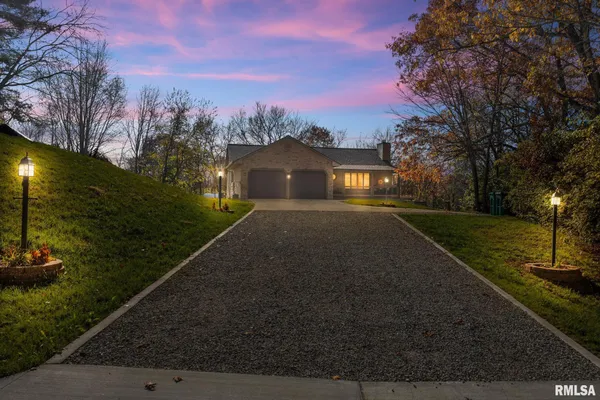 $349,900 | 6820 West Pfeiffer Road, Peoria, IL 61607