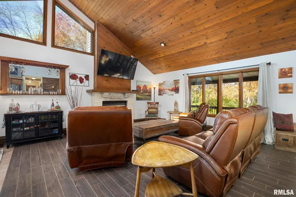 $349,900 | 6820 West Pfeiffer Road, Peoria, IL 61607