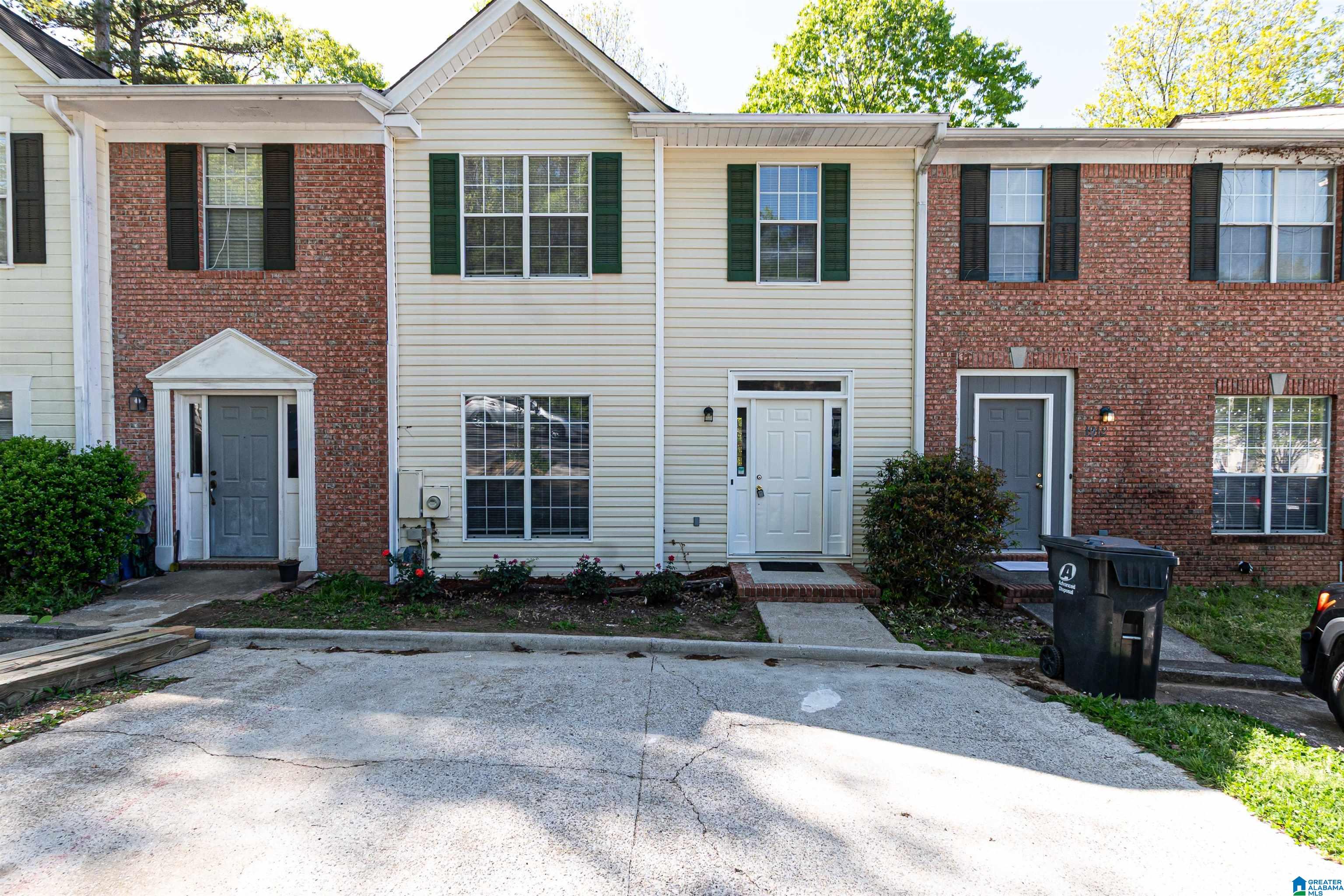 1908 Live Oak Trace Birmingham, AL 35235 - Photo 2 of 30
