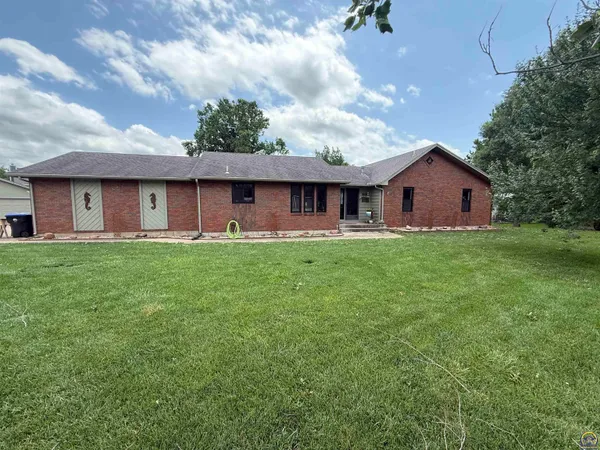 $409,000 | 3019 Southeast Aries Avenue, Topeka, KS 66605