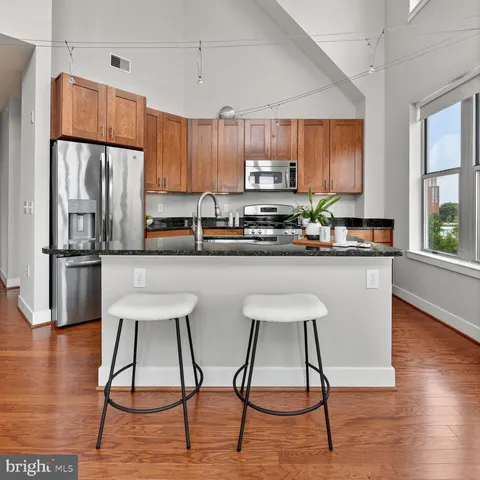 $1,000,000 | 1800 Wilson Boulevard, Unit 449, Arlington, VA 22201