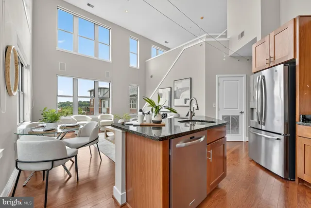 $1,000,000 | 1800 Wilson Boulevard, Unit 449, Arlington, VA 22201