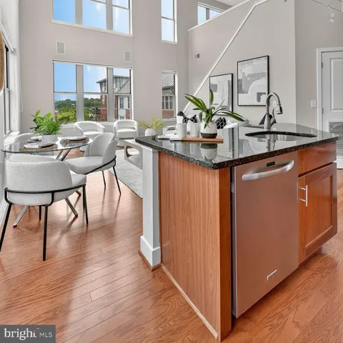 $1,000,000 | 1800 Wilson Boulevard, Unit 449, Arlington, VA 22201