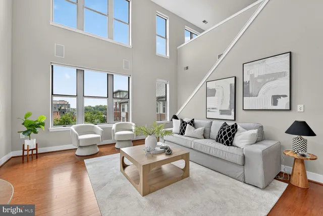 $1,000,000 | 1800 Wilson Boulevard, Unit 449, Arlington, VA 22201