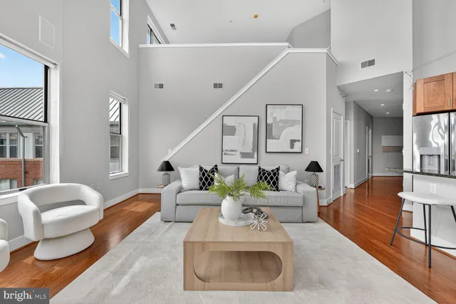 $1,000,000 | 1800 Wilson Boulevard, Unit 449, Arlington, VA 22201