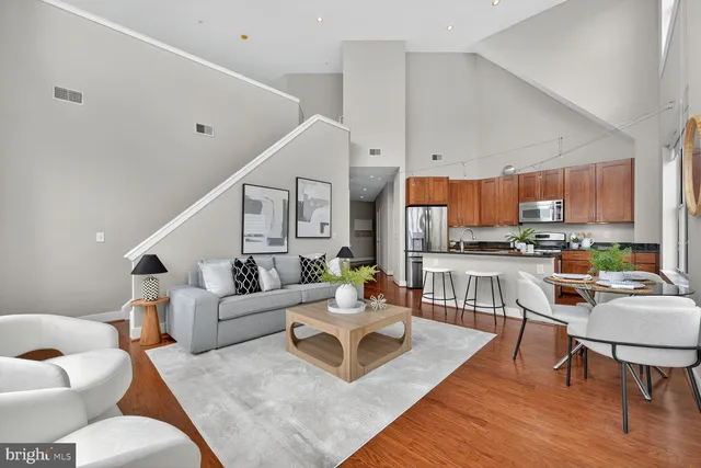 $1,000,000 | 1800 Wilson Boulevard, Unit 449, Arlington, VA 22201