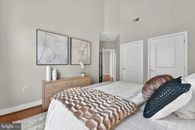 $1,000,000 | 1800 Wilson Boulevard, Unit 449, Arlington, VA 22201