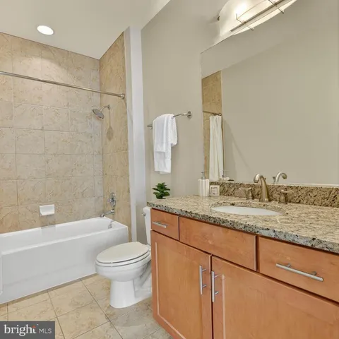 $1,000,000 | 1800 Wilson Boulevard, Unit 449, Arlington, VA 22201