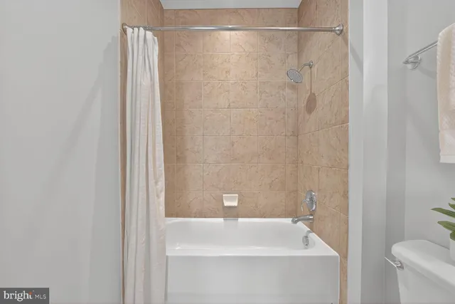 $1,000,000 | 1800 Wilson Boulevard, Unit 449, Arlington, VA 22201