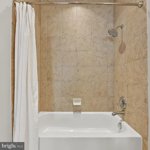 $1,000,000 | 1800 Wilson Boulevard, Unit 449, Arlington, VA 22201