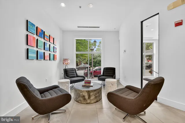 $1,000,000 | 1800 Wilson Boulevard, Unit 449, Arlington, VA 22201