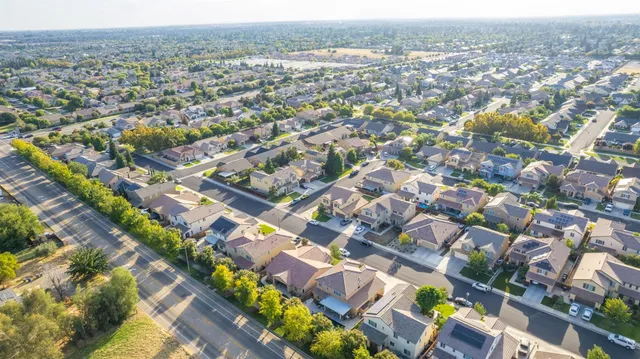 $615,000 | 1697 Whiteash Avenue, Clovis, CA 93619