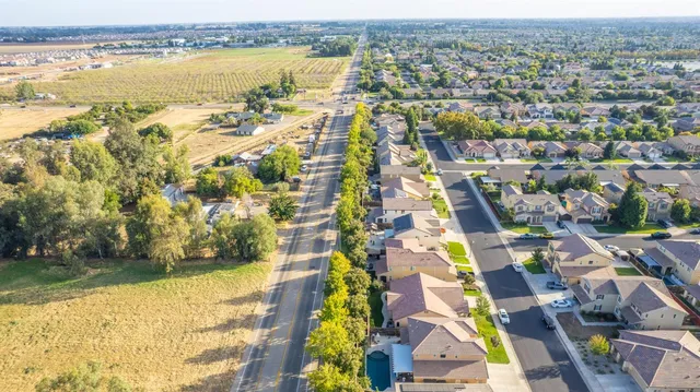 $615,000 | 1697 Whiteash Avenue, Clovis, CA 93619