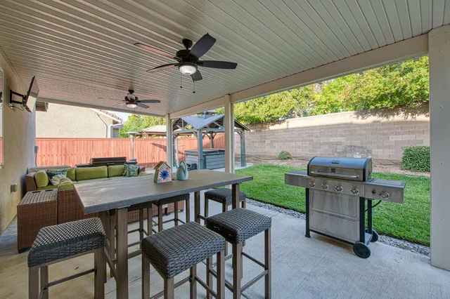 $615,000 | 1697 Whiteash Avenue, Clovis, CA 93619