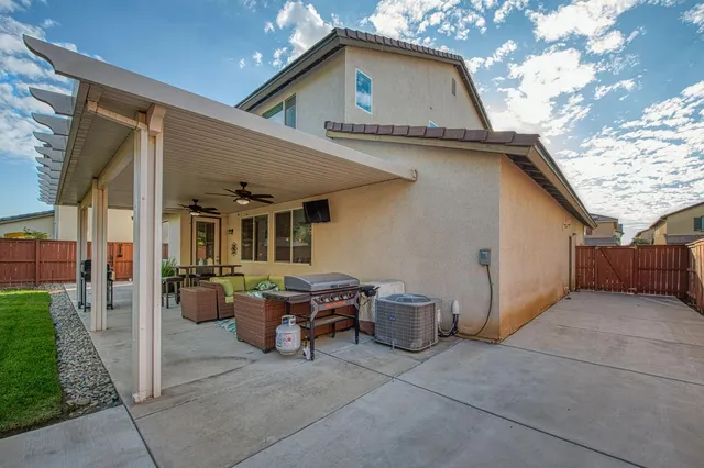 $615,000 | 1697 Whiteash Avenue, Clovis, CA 93619