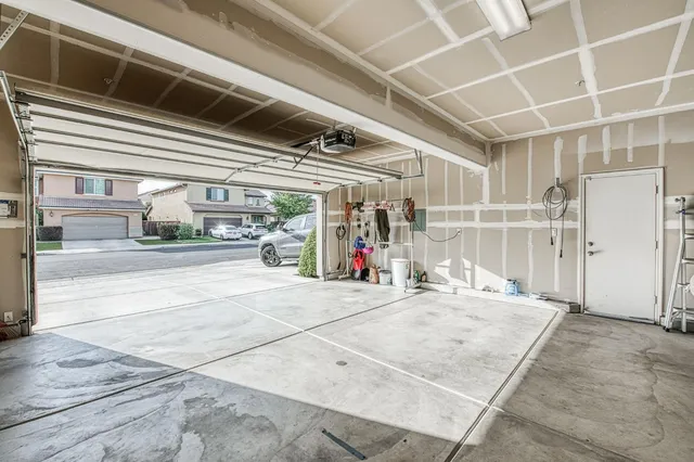 $615,000 | 1697 Whiteash Avenue, Clovis, CA 93619