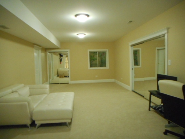 8825 Robert Road Darien, IL 60561 - Photo 38 of 62 Gallery Image 38