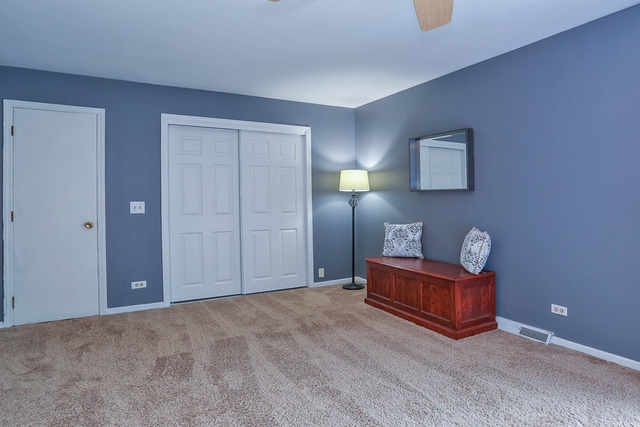 40W905 Plank Road Elgin, IL 60124 - Photo 16 of 35