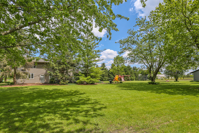 40W905 Plank Road Elgin, IL 60124 - Photo 31 of 35