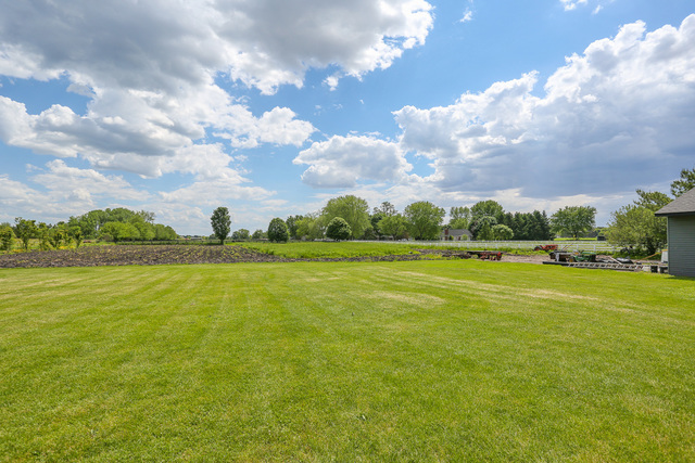 40W905 Plank Road Elgin, IL 60124 - Photo 33 of 35