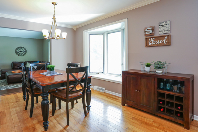 40W905 Plank Road Elgin, IL 60124 - Photo 9 of 35