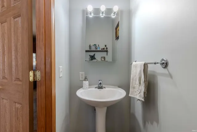 $575,000 | 7820 West 350 North, Shipshewana, IN 46565