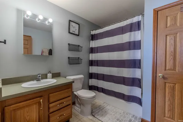 $575,000 | 7820 West 350 North, Shipshewana, IN 46565