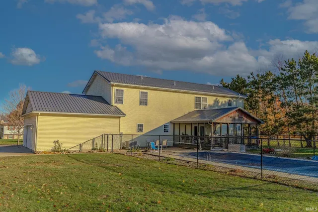 $575,000 | 7820 West 350 North, Shipshewana, IN 46565