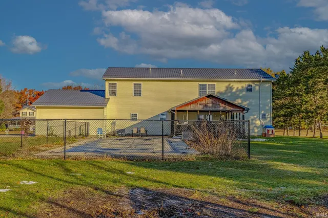 $575,000 | 7820 West 350 North, Shipshewana, IN 46565