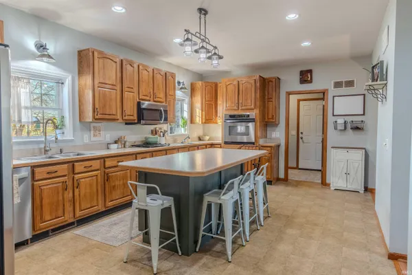 $559,500 | 7820 West 350 North, Shipshewana, IN 46565