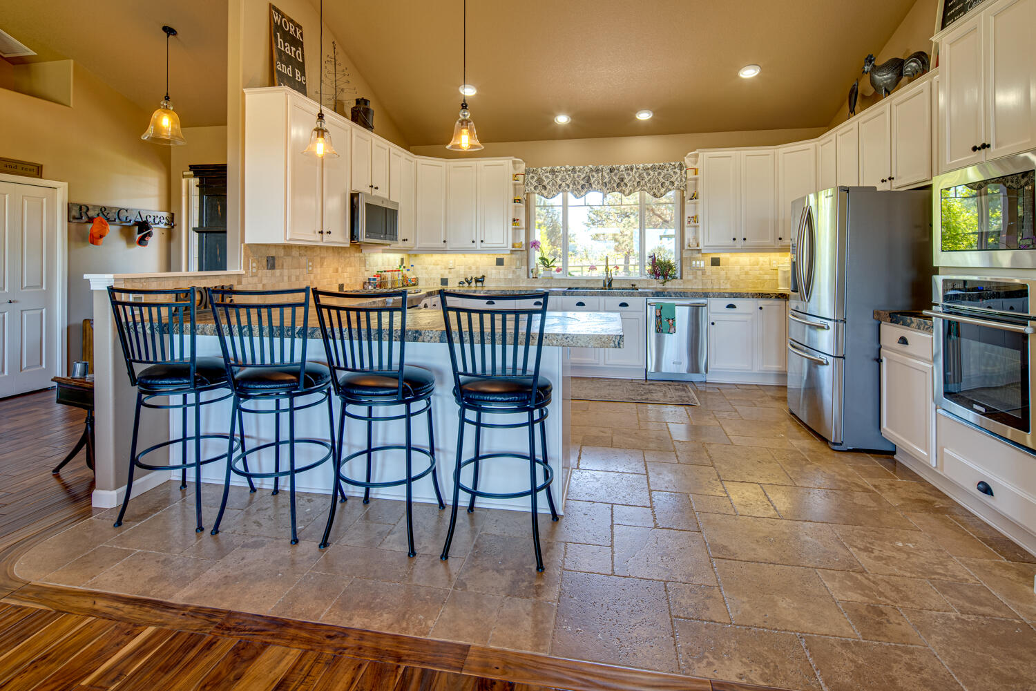 61542 Ward Road Bend, OR 97702 - Photo 11 of 65 Kitchen.