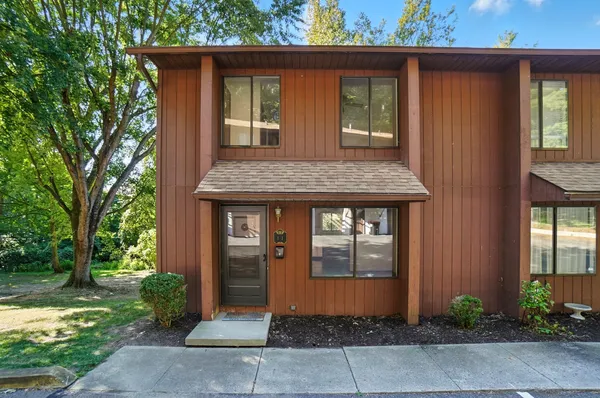 $179,900 | 1442 Londondale Parkway, Unit 11, Newark, OH 43055