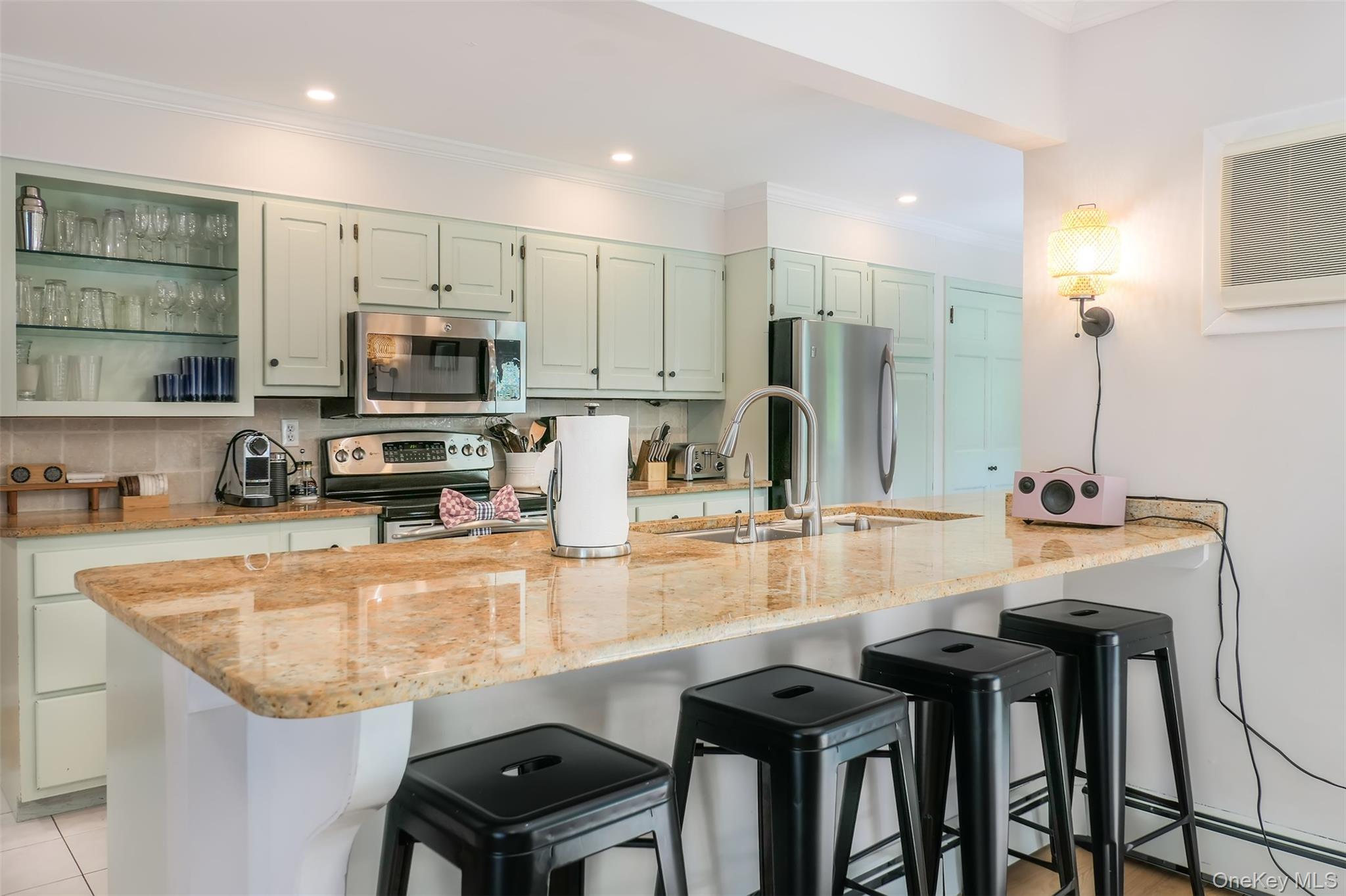 47 Oak Road East Patchogue, NY 11713 - Photo 16 of 36