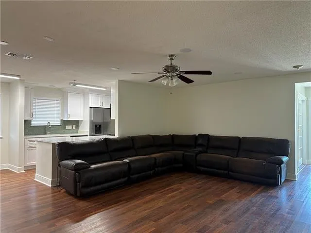 $2,600 | 916 Martin Behrman Walk, Metairie, LA 70005