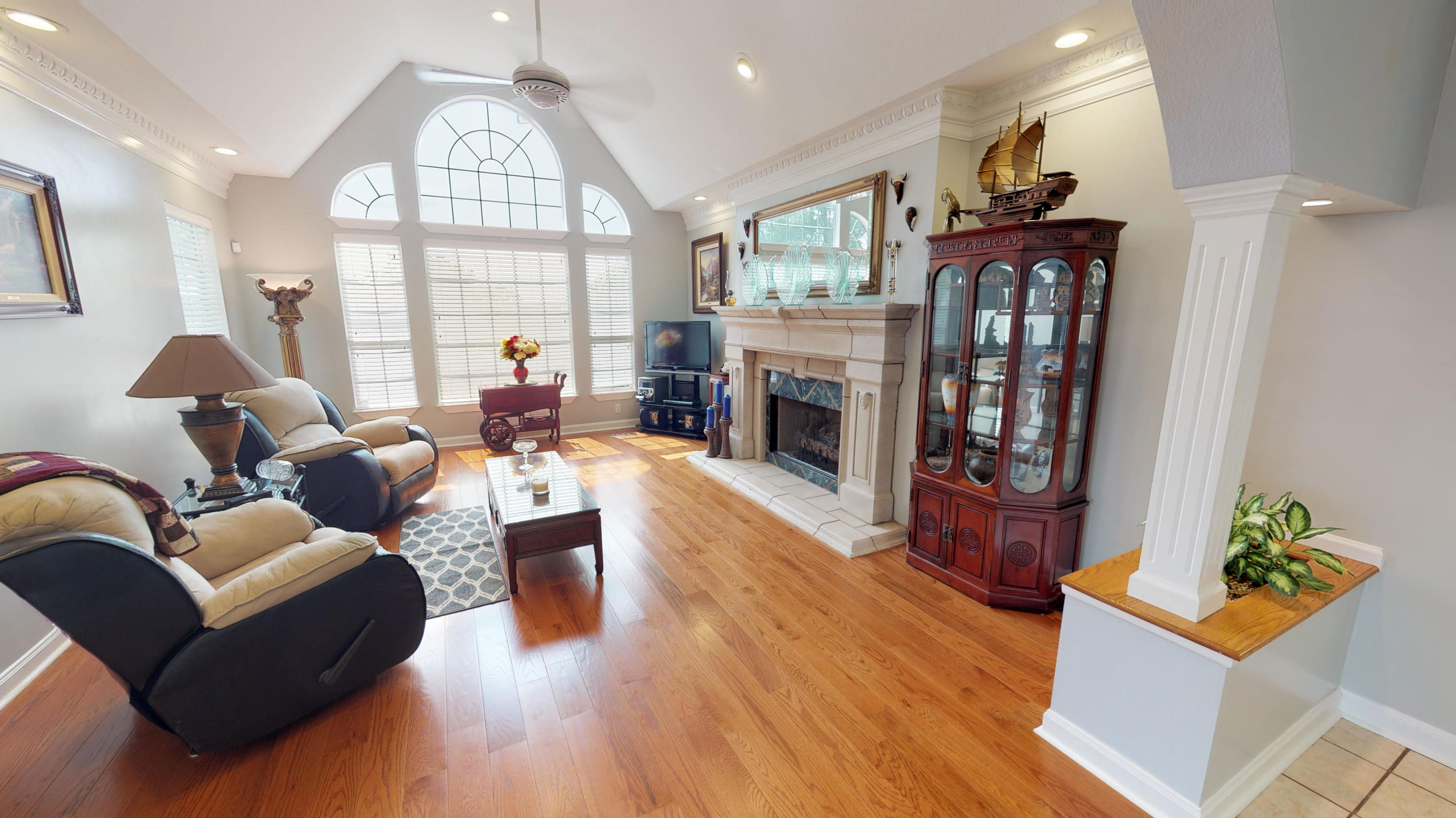 2600 Brown Ridge Lane Hixson, TN 37343 - Photo 5 of 28 Beautiful Living Room