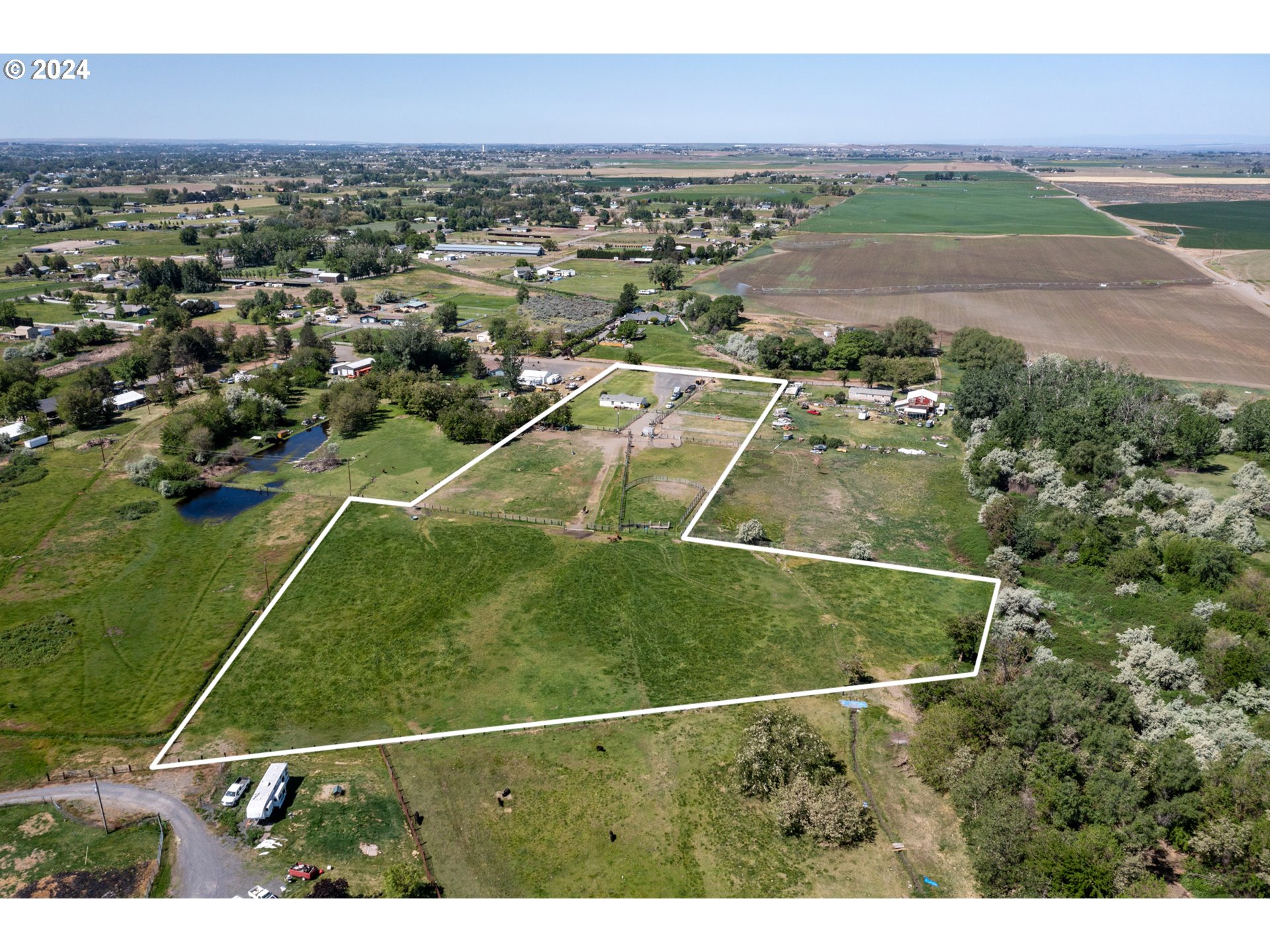 81385 North Golda Road Hermiston, OR 97838 - Photo 37 of 40 a view of a city