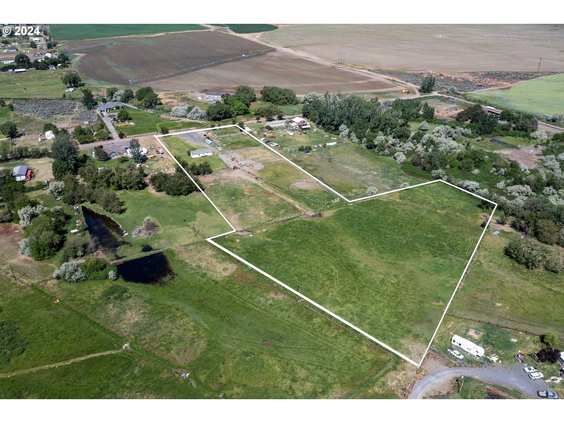 81385 North Golda Road Hermiston, OR 97838 - Photo 40 of 40 a view of a tennis court