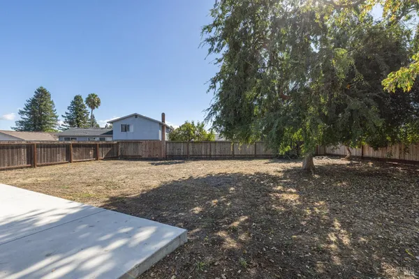 $688,888 | 1052 Helen Court, Petaluma, CA 94954