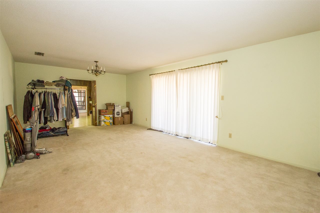 7724 Simmons Drive Foley, AL 36535 - Photo 5 of 30 Living Room