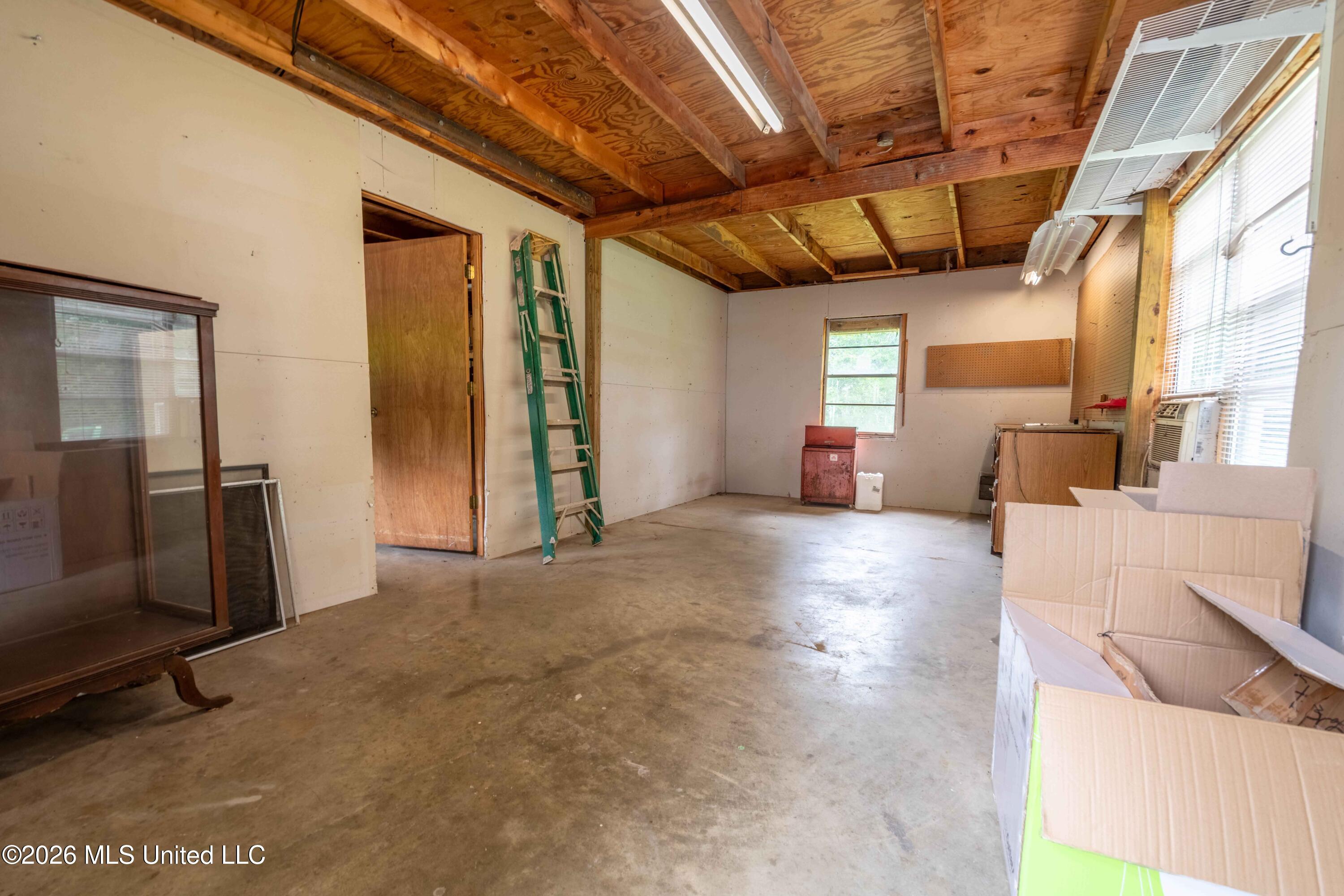 11815 Miller Road Olive Branch, MS 38654 - Photo 32 of 35 Garage-Workshop-1